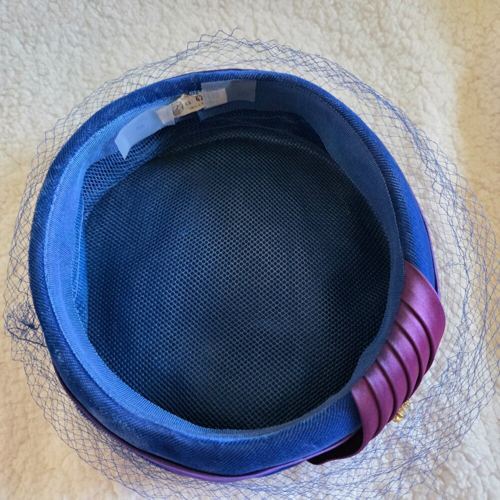 Pillbox Hat in Royal Blue Velvet with Netting - Union Made 1960's - Picture 3 of 7